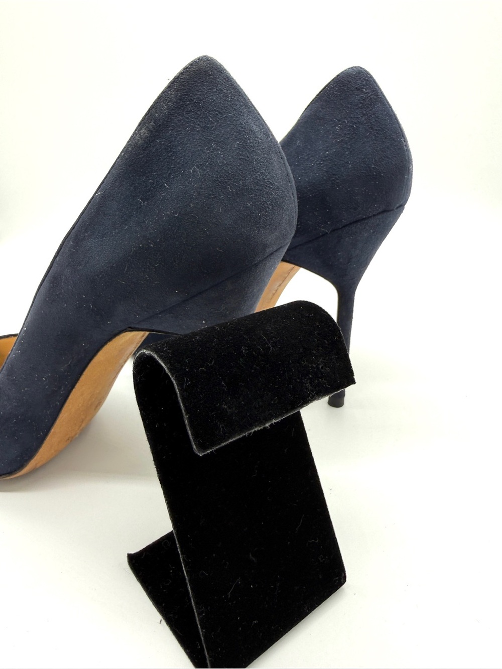 Manolo Blahnik Dark Navy Suede Pointed-Toe Pumps – Size 38 - Picture 13 of 13